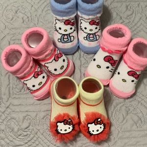 Hello Kitty Baby Booties